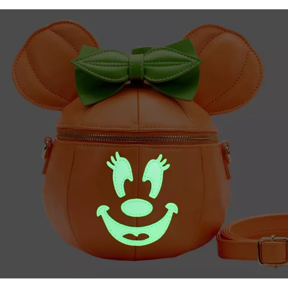 NWT Pumpkin Minnie Mouse O Lantern Loungefly Crossbody Bag! **Glow in the dark** - Picture 2 of 6